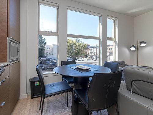 205-601 Herald St, Victoria, BC - Indoor Photo Showing Dining Room