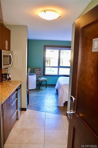 224 (B-2)-1175 Resort Dr, Parksville, BC - Indoor Photo Showing Kitchen