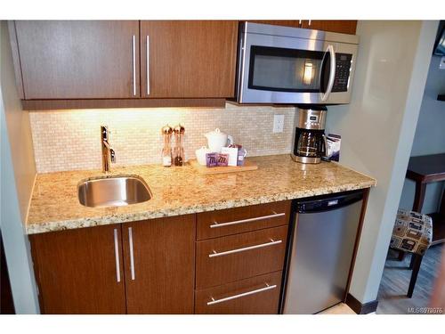 224 (B-2)-1175 Resort Dr, Parksville, BC - Indoor Photo Showing Kitchen