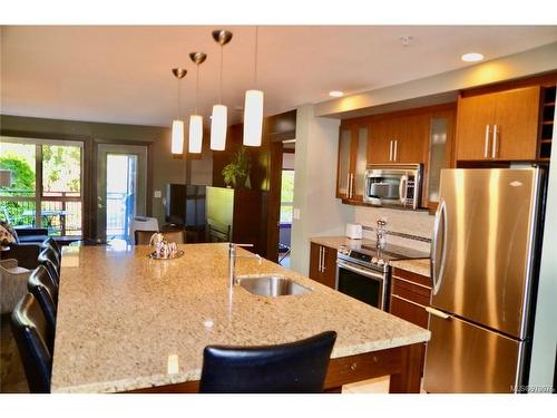 224 (B-2)-1175 Resort Dr, Parksville, BC - Indoor Photo Showing Kitchen With Upgraded Kitchen