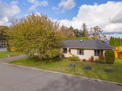 3979 Blue Ridge Pl, Saanich, BC 