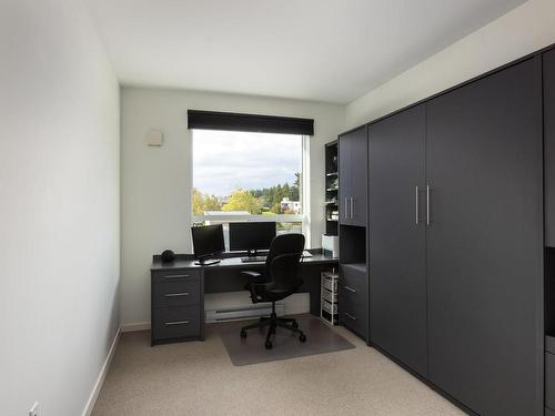 508-7162 West Saanich Rd, Central Saanich, BC - Indoor Photo Showing Office