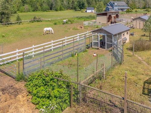 3295 Grandon Rd, Qualicum Beach, BC 