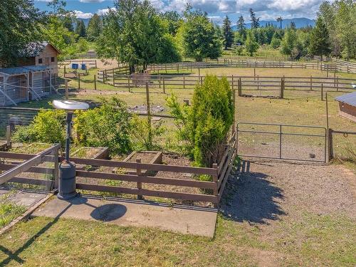 3295 Grandon Rd, Qualicum Beach, BC 