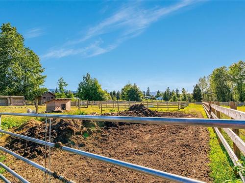 3295 Grandon Rd, Qualicum Beach, BC 