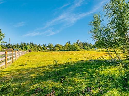 3295 Grandon Rd, Qualicum Beach, BC 