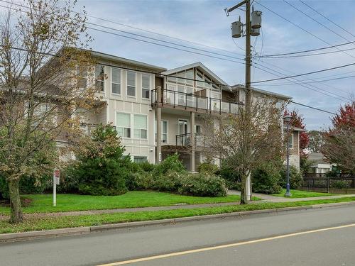 301-938 Dunford Ave, Langford, BC - Outdoor