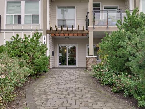 301-938 Dunford Ave, Langford, BC - Outdoor