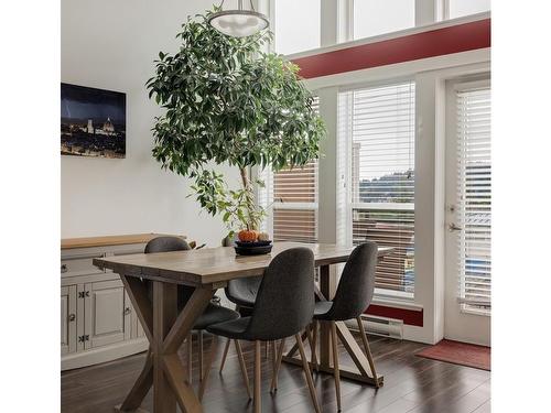 301-938 Dunford Ave, Langford, BC - Indoor Photo Showing Dining Room