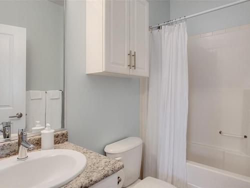 301-938 Dunford Ave, Langford, BC - Indoor Photo Showing Bathroom