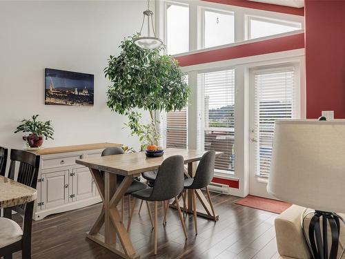 301-938 Dunford Ave, Langford, BC - Indoor Photo Showing Dining Room