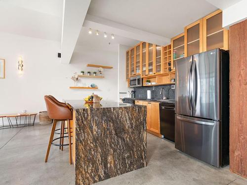 410-455 Sitkum Rd, Victoria, BC - Indoor Photo Showing Kitchen