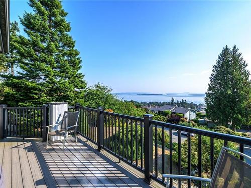 8742 Pender Park Dr, North Saanich, BC 