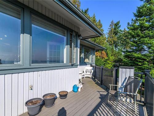 8742 Pender Park Dr, North Saanich, BC 