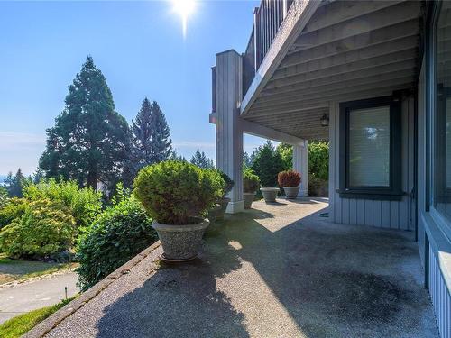 8742 Pender Park Dr, North Saanich, BC 