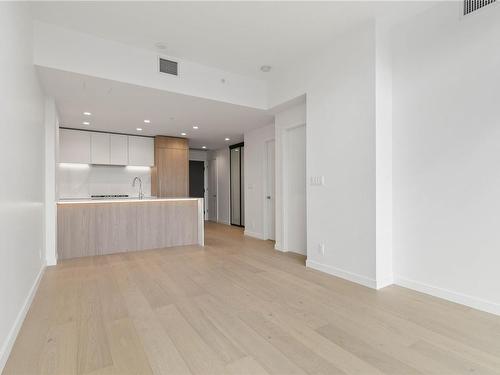 504-2000 Hannington Rd, Langford, BC - Indoor Photo Showing Kitchen