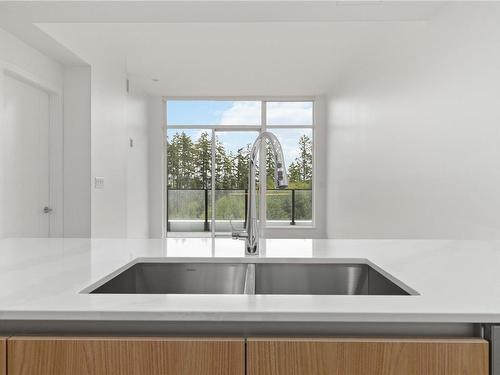 504-2000 Hannington Rd, Langford, BC - Indoor Photo Showing Kitchen With Double Sink