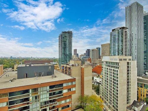 1705-32 Davenport Rd, Toronto, ON - Outdoor With Facade