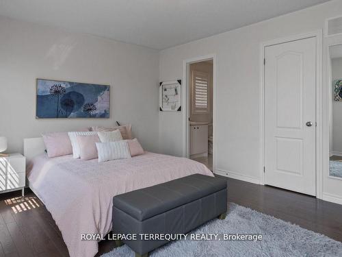 1821 Castlepoint Dr, Oshawa, ON - Indoor Photo Showing Bedroom