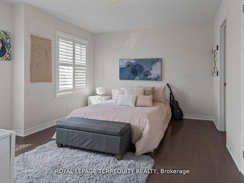 1821 Castlepoint Dr, Oshawa, ON - Indoor Photo Showing Bedroom