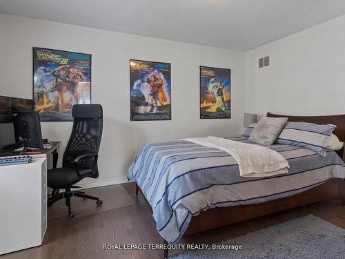 1821 Castlepoint Dr, Oshawa, ON - Indoor Photo Showing Bedroom