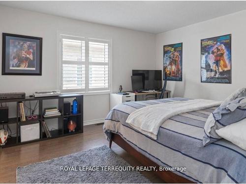 1821 Castlepoint Dr, Oshawa, ON - Indoor Photo Showing Bedroom