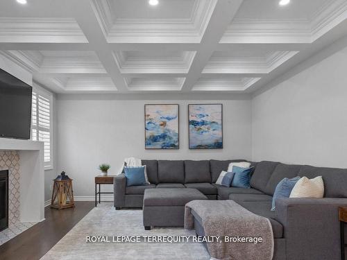 1821 Castlepoint Dr, Oshawa, ON - Indoor Photo Showing Living Room With Fireplace