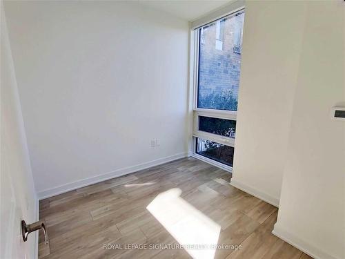 107-4675 Metcalfe Ave, Mississauga, ON - Indoor Photo Showing Other Room