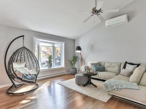 Salon - 731 Rue De Port-Royal, Repentigny (Repentigny), QC - Indoor Photo Showing Living Room