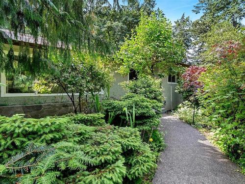 2186 Neptune Rd, North Saanich, BC 