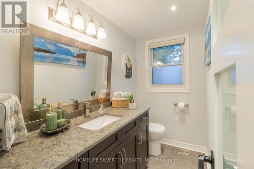 767 Barclay Road, London, ON - Indoor Photo Showing Bathroom