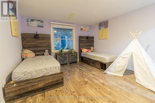 767 Barclay Road, London, ON - Indoor Photo Showing Bedroom