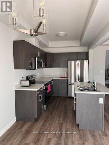 118 Acacia Road, Pelham, ON - Indoor Photo Showing Kitchen With Double Sink With Upgraded Kitchen