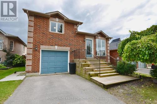 61 Holly Meadow Road, Barrie, ON - Outdoor