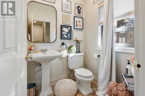 90 Ridge Road W, Grimsby, ON - Indoor Photo Showing Bathroom