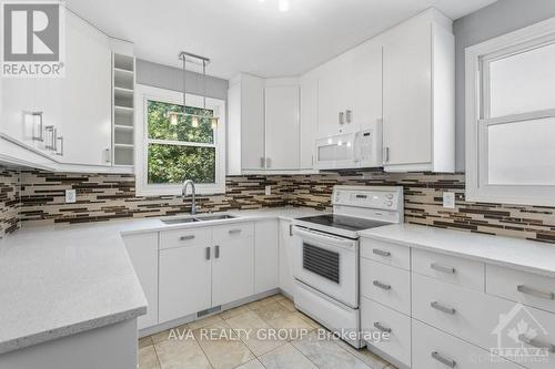 182 Marlborough Street, Ottawa, ON - Indoor Photo Showing Kitchen With Double Sink