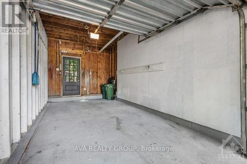 182 Marlborough Street, Ottawa, ON - Indoor Photo Showing Garage