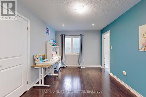 333 Thomas Phillips Drive, Aurora, ON - Indoor Photo Showing Other Room