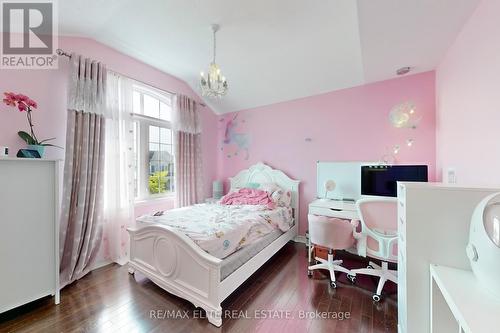 333 Thomas Phillips Drive, Aurora, ON - Indoor Photo Showing Bedroom