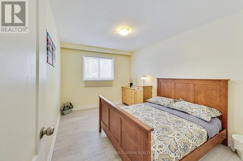 1036 Goshen Road, Innisfil, ON - Indoor Photo Showing Bedroom