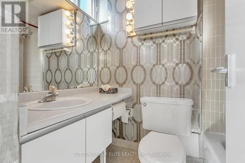 709 - 44 Longbourne Drive, Toronto, ON - Indoor Photo Showing Bathroom