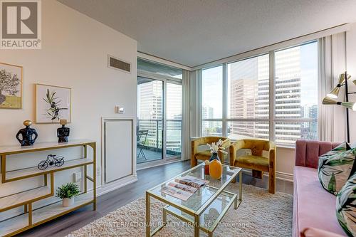 1203 - 15 Greenview Avenue, Toronto, ON - Indoor Photo Showing Living Room