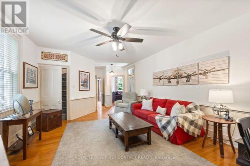 311 Tollendal Mill Road, Barrie, ON - Indoor Photo Showing Living Room