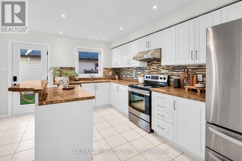 75 Gatwick Drive, Oakville, ON - Indoor Photo Showing Kitchen With Upgraded Kitchen