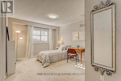 3362 Fox Run Circle, Oakville, ON - Indoor Photo Showing Bedroom