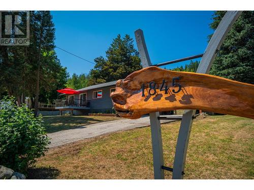 1845 Third Street, Fruitvale, BC - Outdoor With Deck Patio Veranda