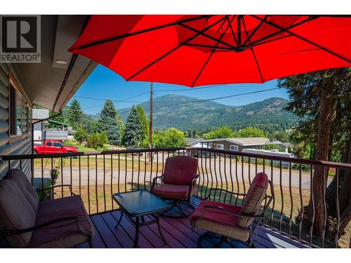 1845 Third Street, Fruitvale, BC - Outdoor With Deck Patio Veranda With Exterior