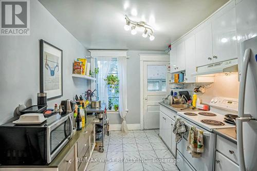 98 Glendale Avenue, Toronto, ON - Indoor Photo Showing Kitchen