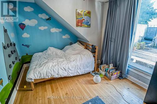 98 Glendale Avenue, Toronto, ON - Indoor Photo Showing Bedroom