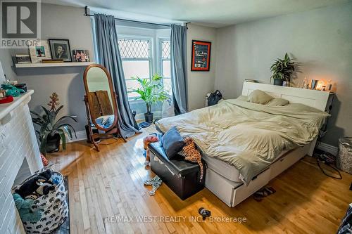 98 Glendale Avenue, Toronto, ON - Indoor Photo Showing Bedroom